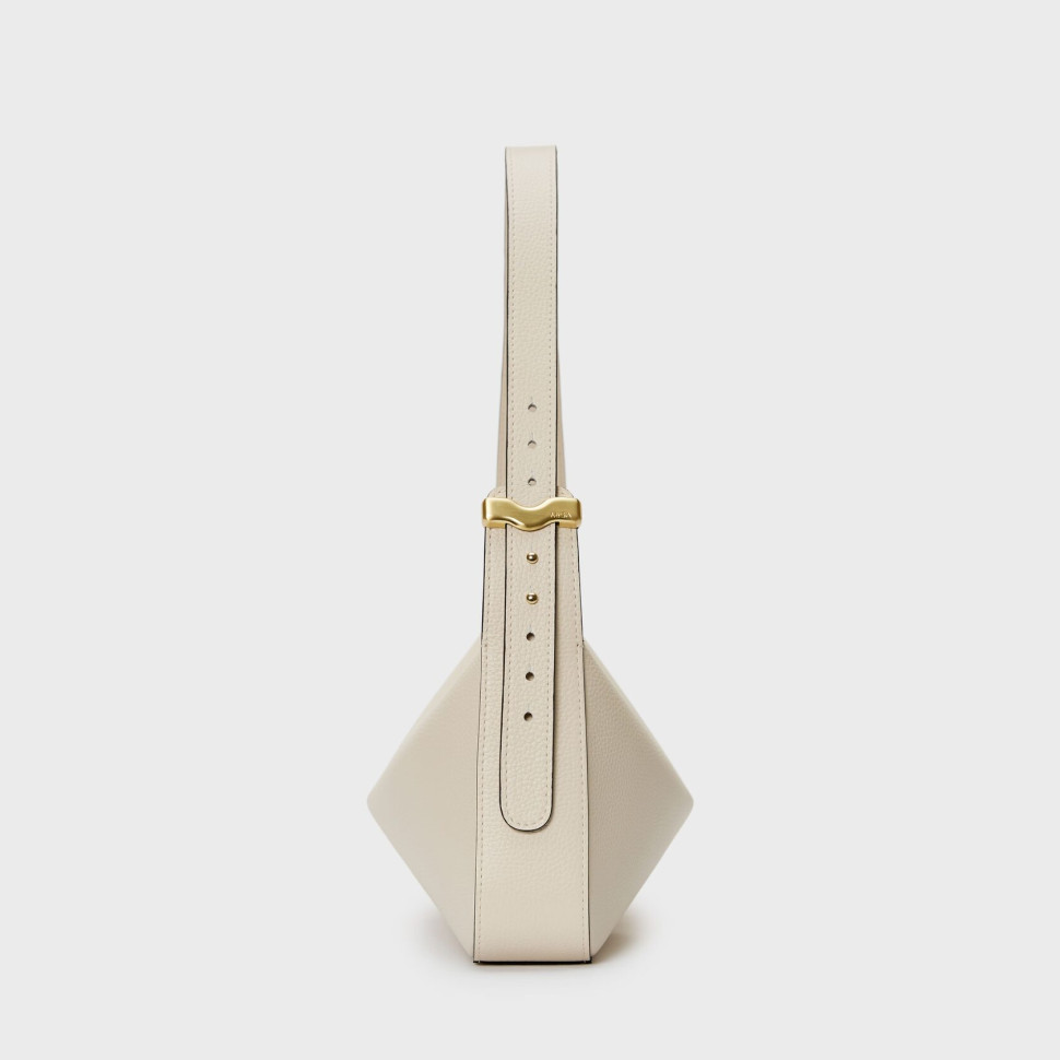Banana — Milk — фото 18. sku=BANANA-LTH-MLK-SLV color=Milk Banana — Milk — фото 18.